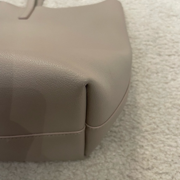 YSL East West Shopping Tote - Picture 8 of 15